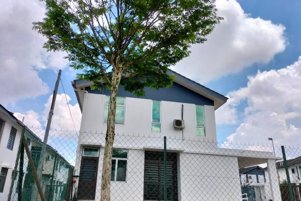 Iris 55 Corner Lot House Spacious Outdoor With Wi-Fi Johor Bahru Extérieur photo